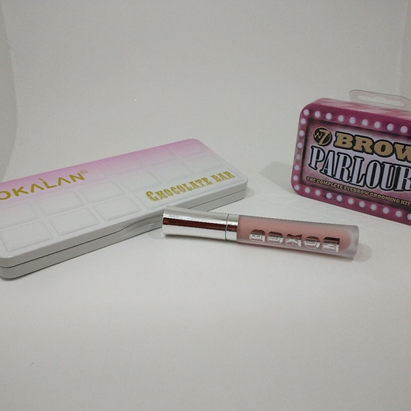 BEAUTY KIT &  FREE LIPGLOSS!!! - Picture 7 of 7